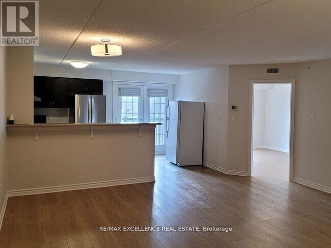 Photo du bâtiment - 1350 Main St E