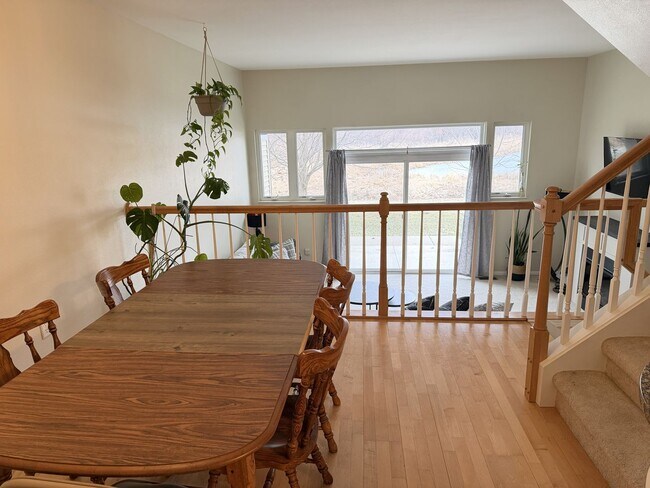 Foto del edificio - Bright and Cozy Two Bedroom Condo for Rent