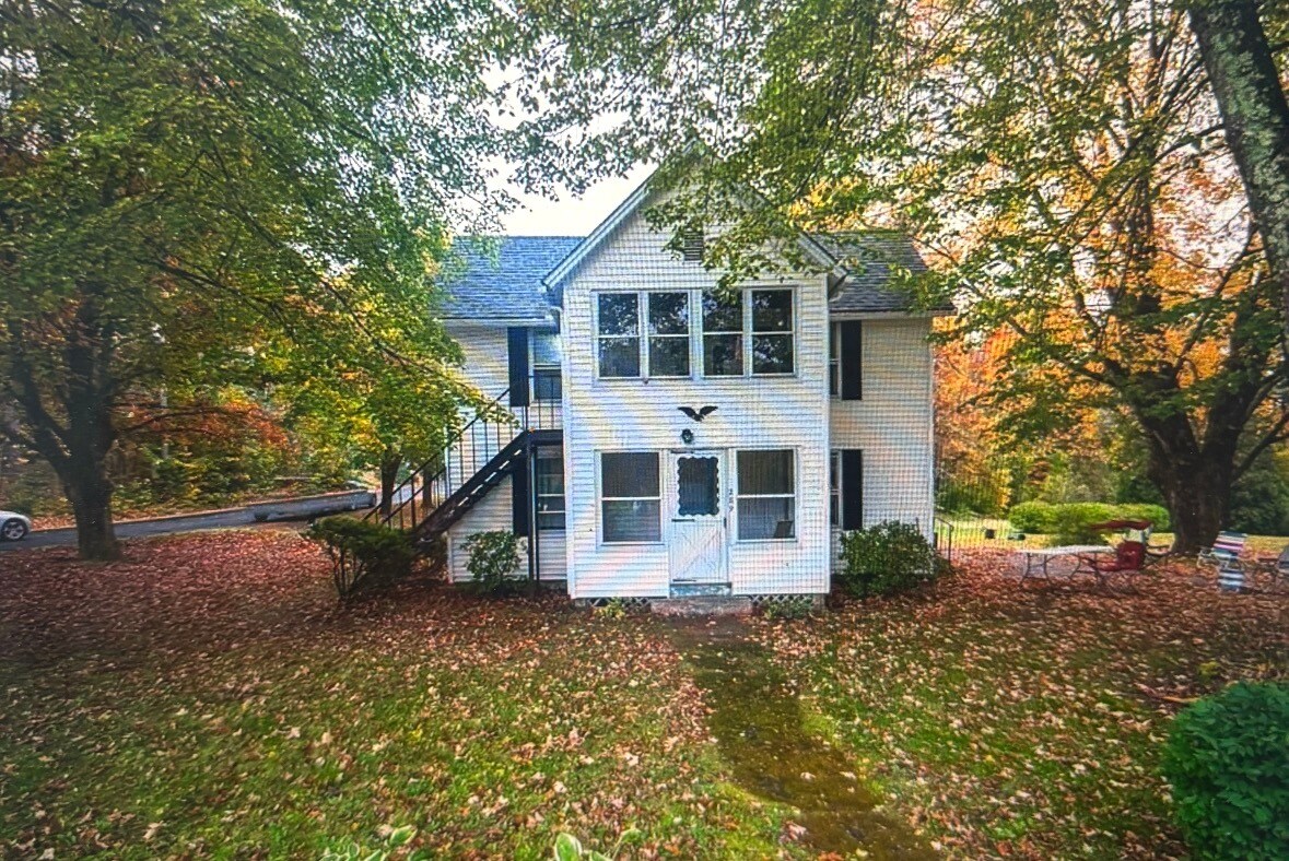 Photo - 289 Pelham Rd (Amherst, MA)