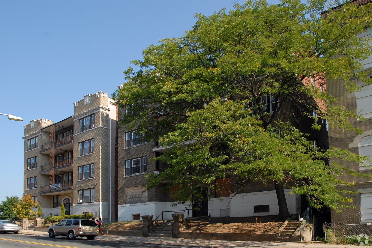 Foto del edificio - 356 William St