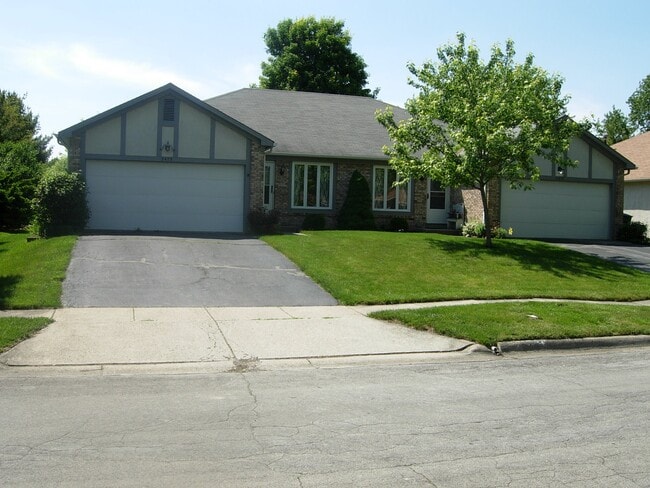 Building Photo - 5475 Archway Dr