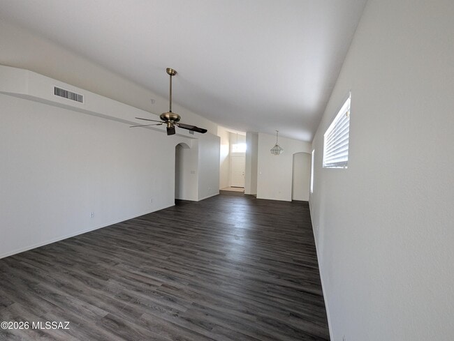 Building Photo - 7254 W Maple Ridge Dr