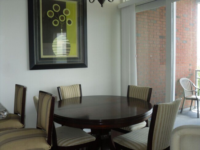 Foto del edificio - 223 Sky Sail Blvd