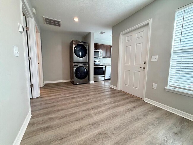 Foto del edificio - 1210 Ave Z SE