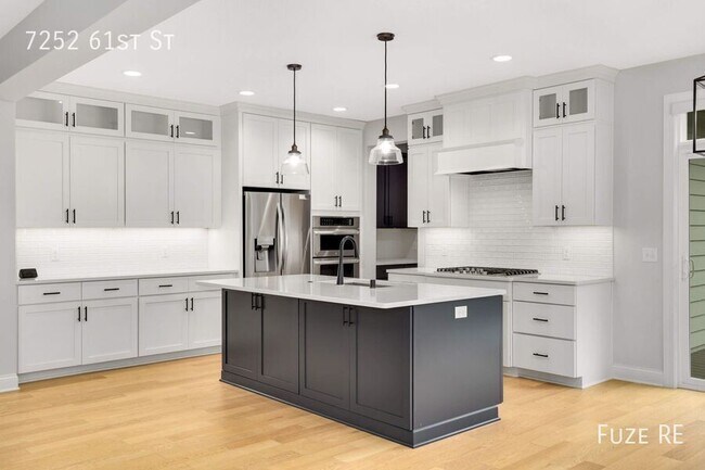 Foto del edificio - 7252 61st St S