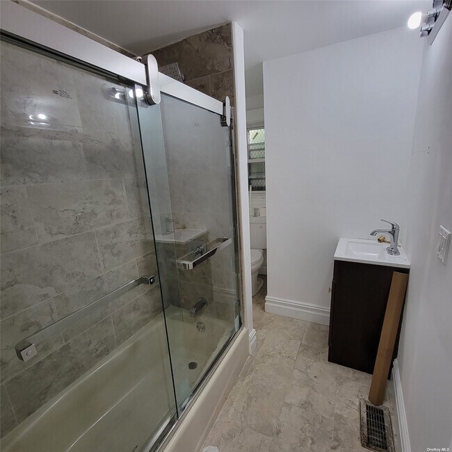 Foto del edificio - 534 Jefferson Ave