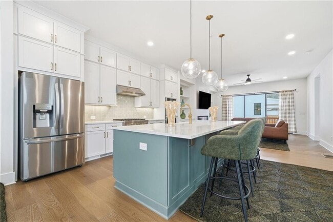 Building Photo - 2042 Juliette Ave