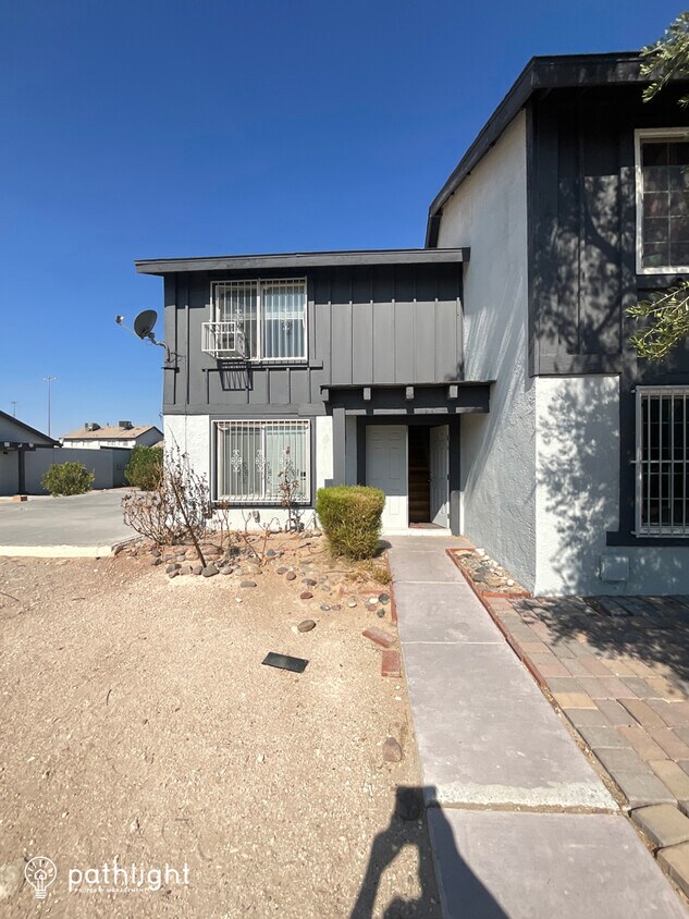 Foto principal - 3111 Chadford Pl