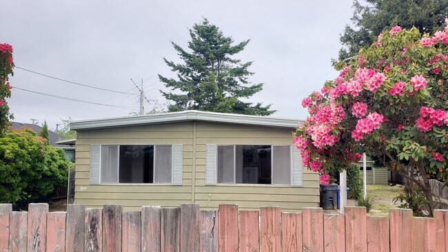 Building Photo - Single Family Home In McKinleyville!