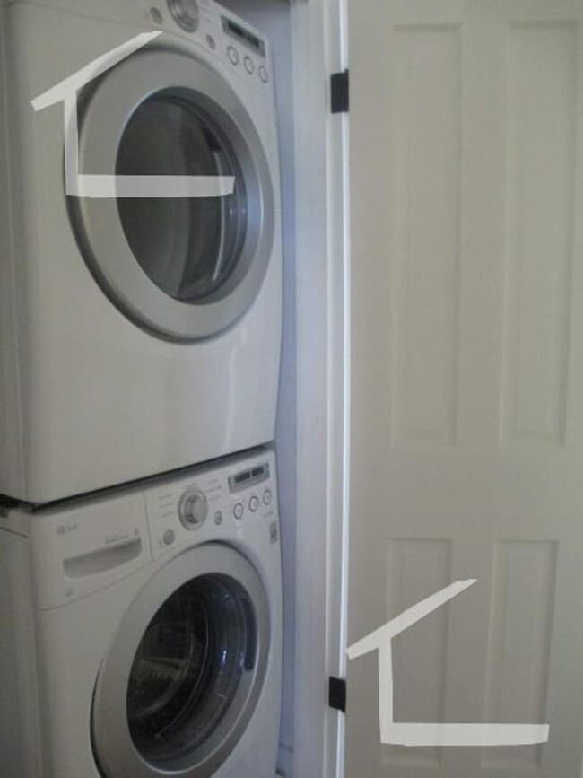 Photo - 9/1 Renovated two-level 4BR/2BA near Brighton Center Apartment