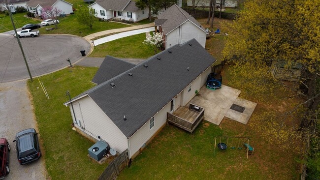 Building Photo - 2553 Hillingdon Dr