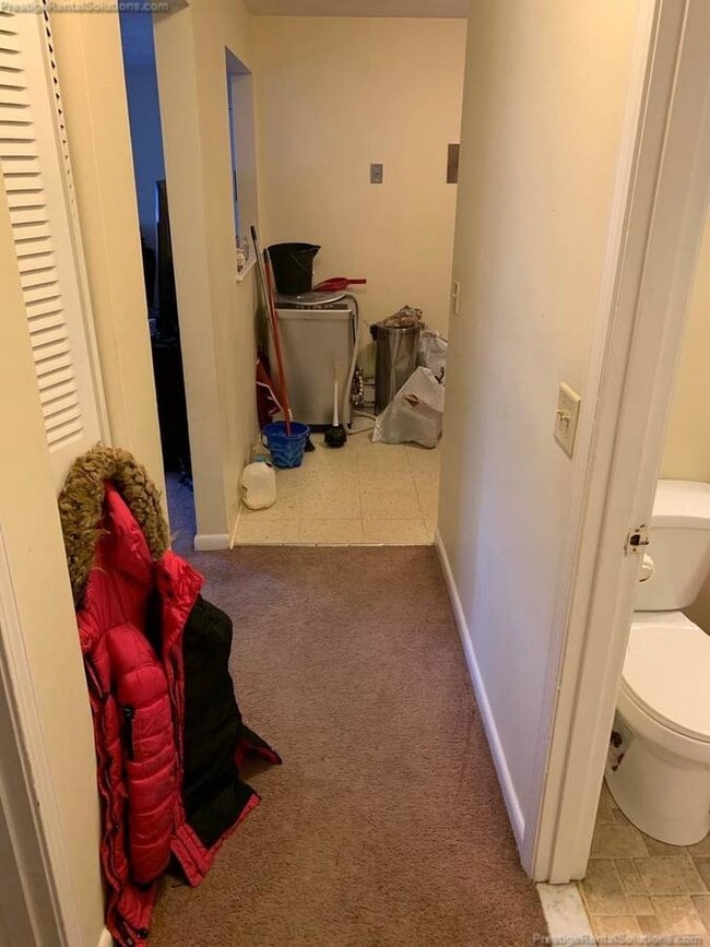 Building Photo - 740 Central St