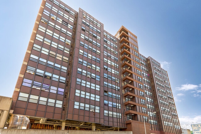 Building Photo - Midtown Plaza Apartments