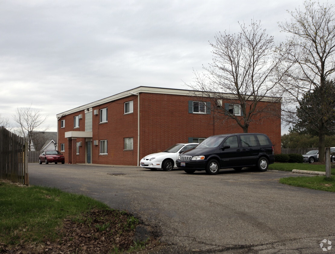Building Photo - 1486 Russell Dr