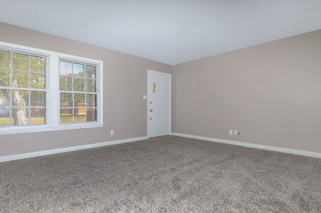 Building Photo - 100 Buccaneer Dr