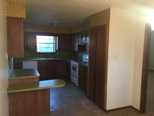 Building Photo - 9100 Skypark Dr
