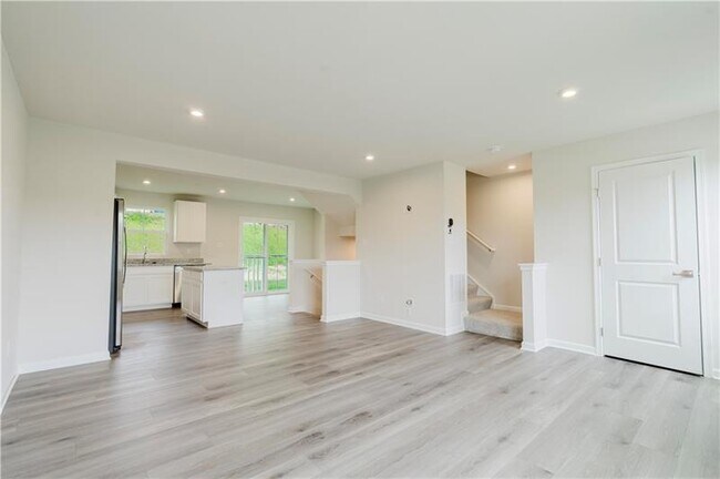 Foto del edificio - 159 White Oak Dr