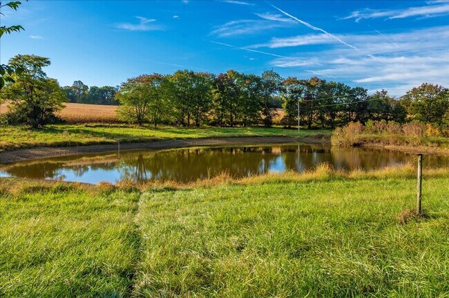 Foto del edificio - Private Home w/ Pond & Fantastic Views