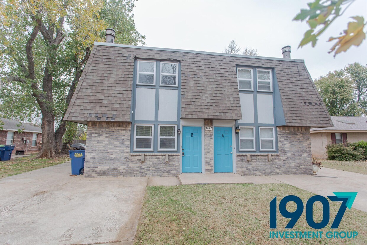 1247 W Huntington Way, Mustang, OK 73064 Townhome Rentals in Mustang