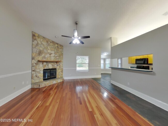 Foto del edificio - 477 Federal Hill Rd