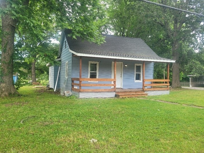 Building Photo - 301 E Olive St
