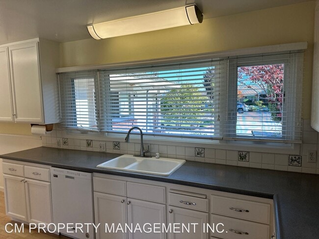 Building Photo - 3 br, 2 bath House - 1192 Maryann Drive