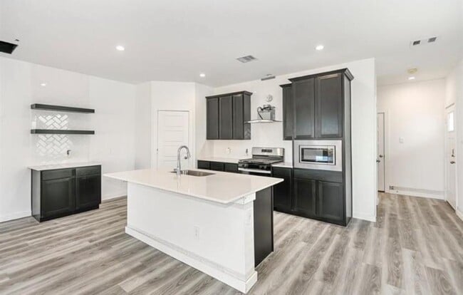 Building Photo - 12312 Maria Heights Ct