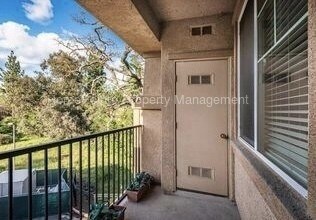 Foto del edificio - 12400 Fair Oaks Blvd