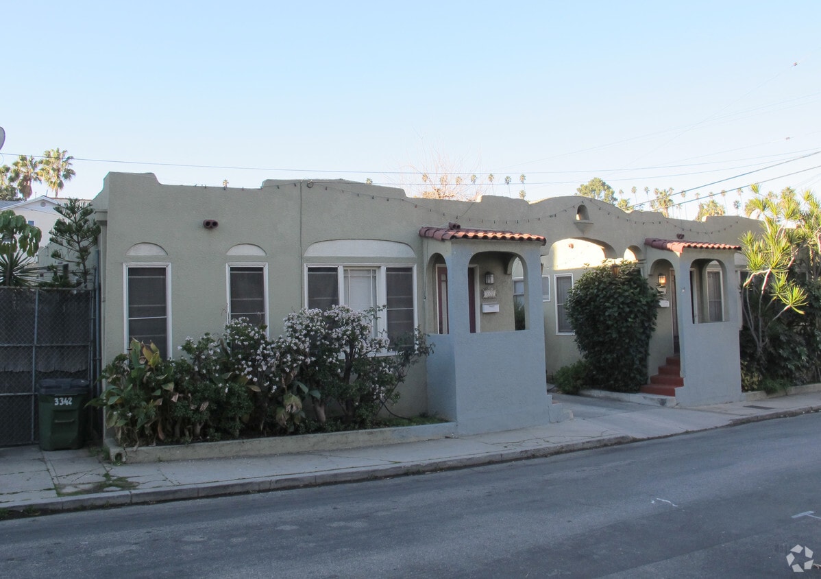 Building Photo - 3370 Hamilton Way