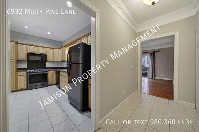 Foto del edificio - 6932 Misty Pine Ln