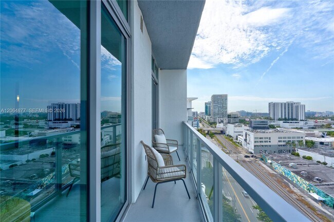 Foto del edificio - 3900 Biscayne Blvd