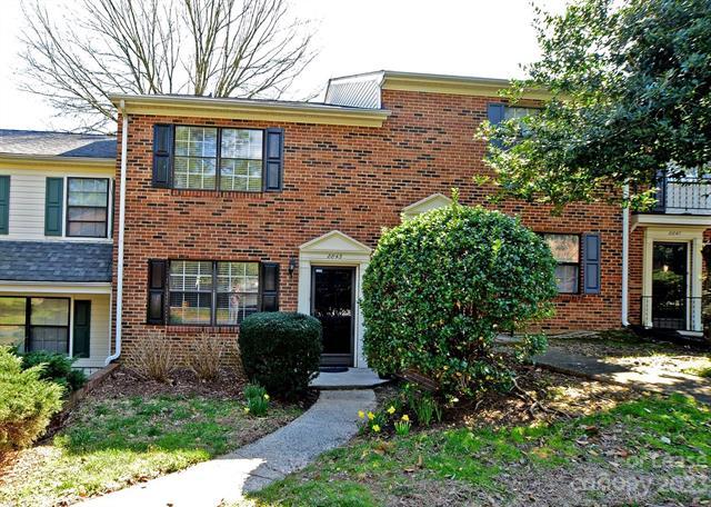 Primary Photo - 8843 Hunter Ridge Dr