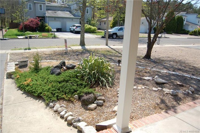 Building Photo - 14A Emerald Dr