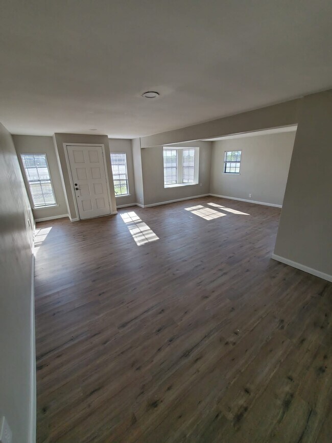 Foto del edificio - 5619 Kemp Blvd