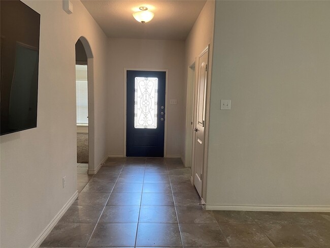 Building Photo - 801 Dickens Dr