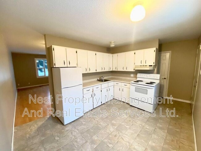 Building Photo - 1900-1900 Strathcona Ave