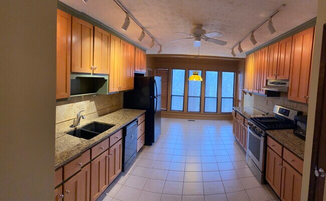 Foto del edificio - 5100 Forest Mist Dr SE