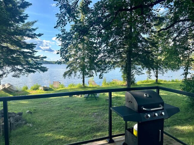 Photo du bâtiment - 16 Englewood Ln