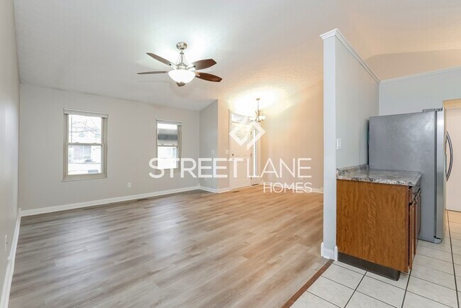 Building Photo - REDUCED!