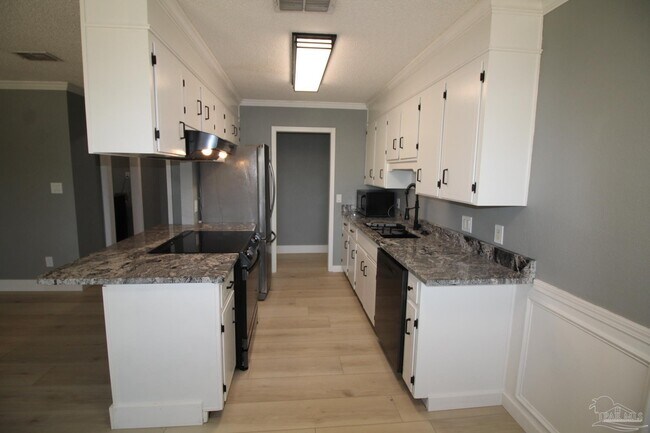 Building Photo - 10686 Silver Creek Dr