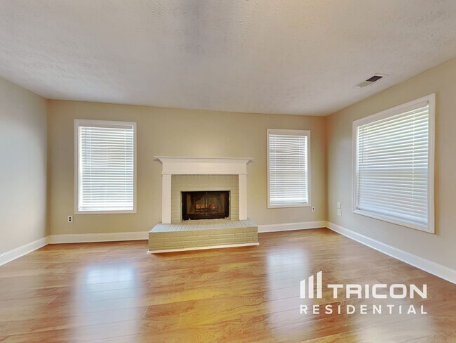 Foto del edificio - 2309 Swan Lake Ct