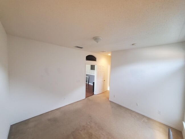 Building Photo - 2120 Island Walk Dr
