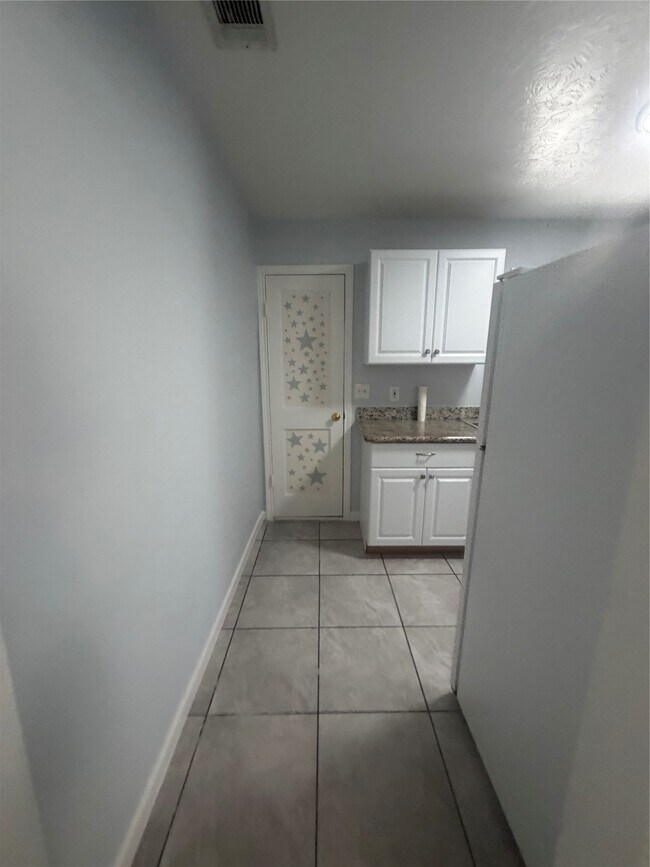 Building Photo - 5047 Nassau Rd