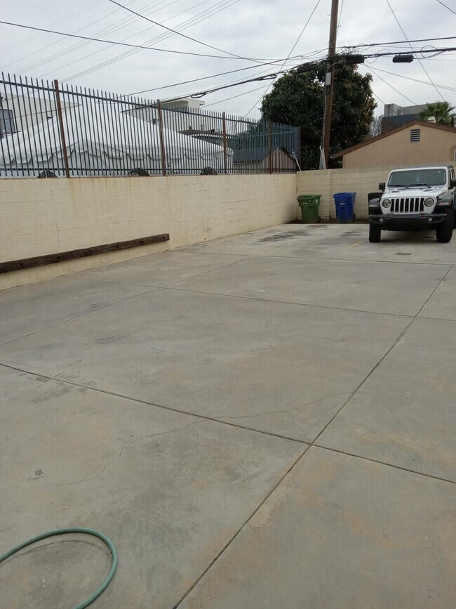 Foto del edificio - 2216 S Marvin Ave