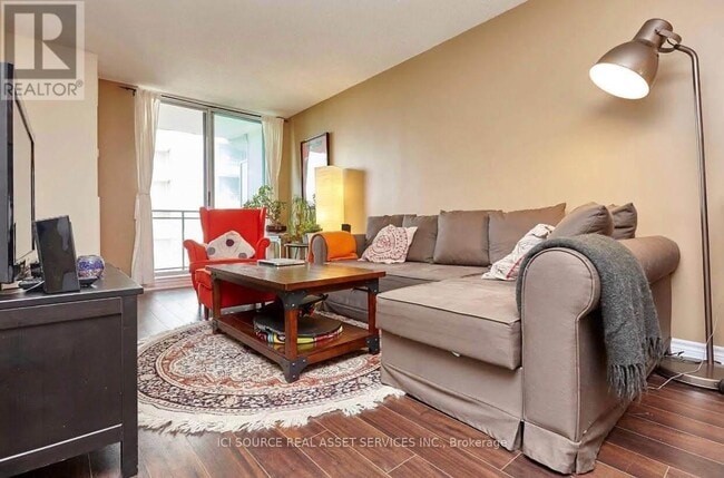 Building Photo - 228 Queens Quay W