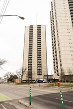 Building Photo - 323 Colborne St