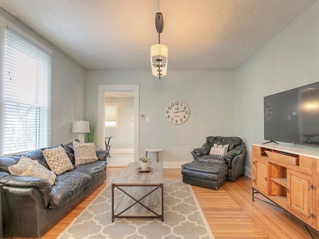 Foto del edificio - 2 Bedroom Single Family Home in Cincinnati