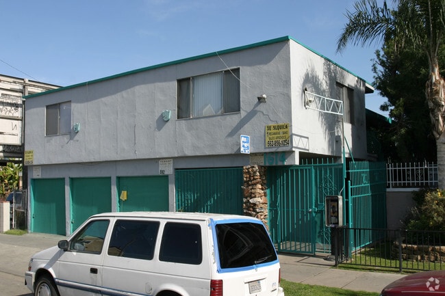 Building Photo - 1614 Cherry Ave