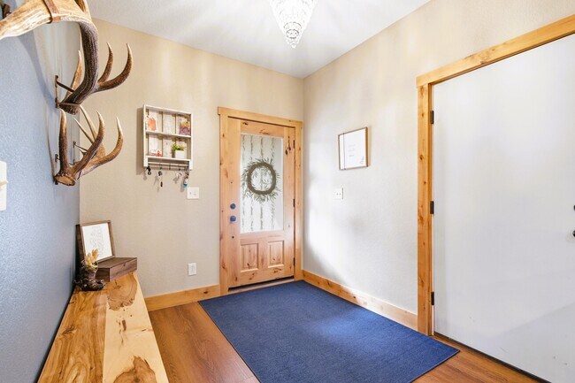 Foto del edificio - 27660 Pine Dr