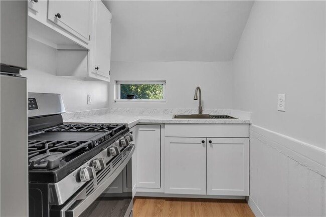 Building Photo - 415 Broad St